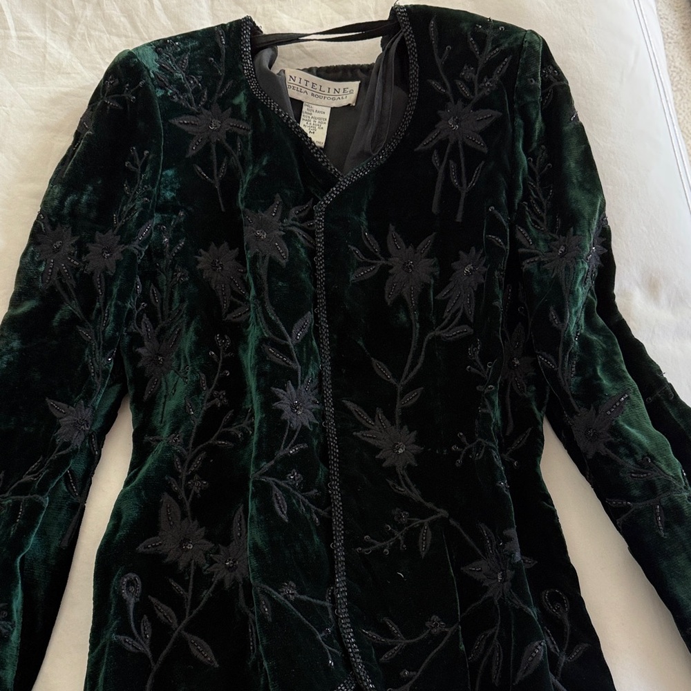 Niteline Della Roufogali Dark Velvet Floral Jacket. Size Medium